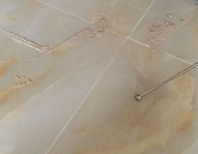 丹东瓷砖空鼓维修公司分享粘合剂选择不当在瓷砖铺贴过程中可能导致以下问题